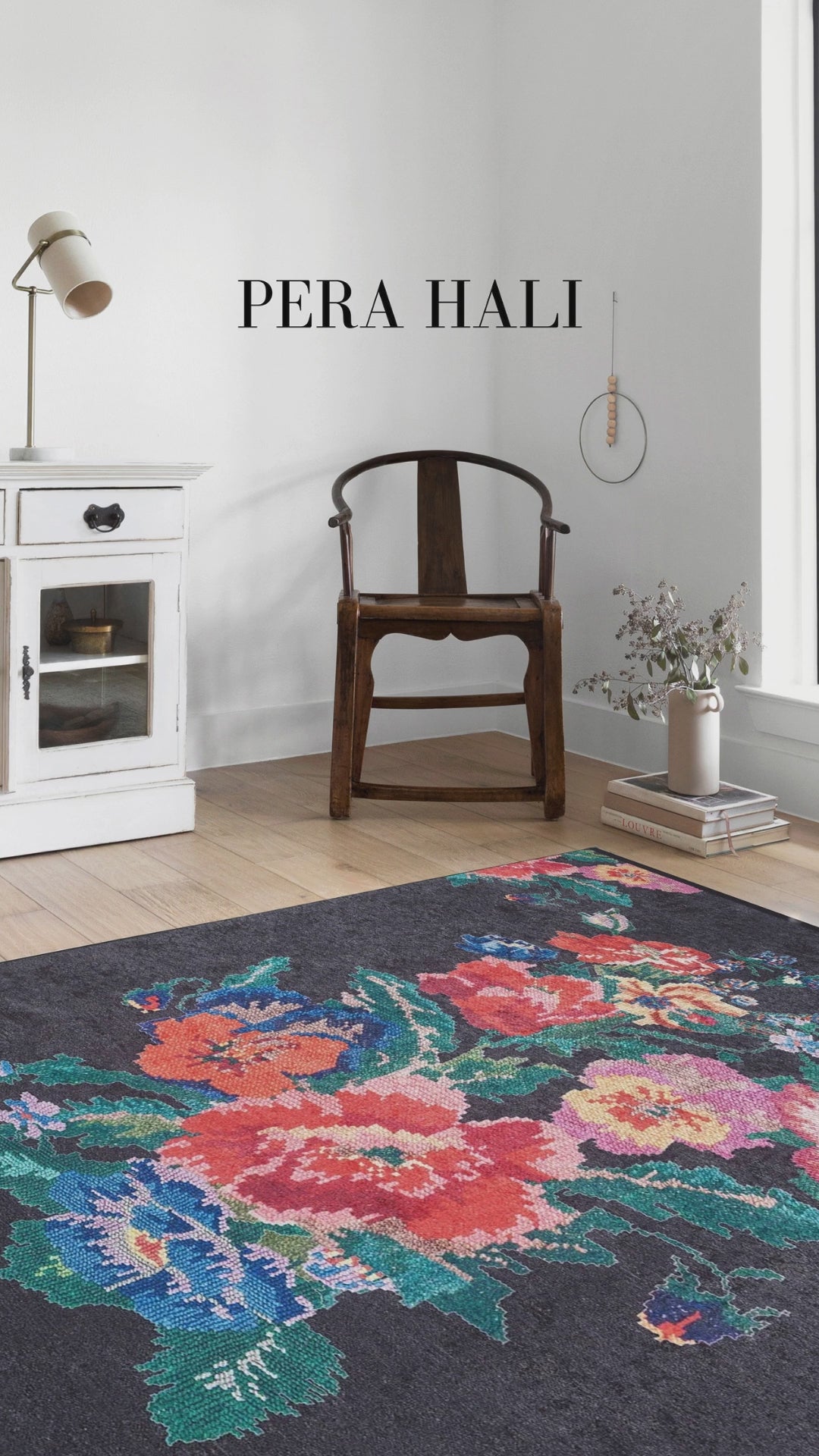 Videoyu yükle: Karabağ Gül Desenli Siyah Halı