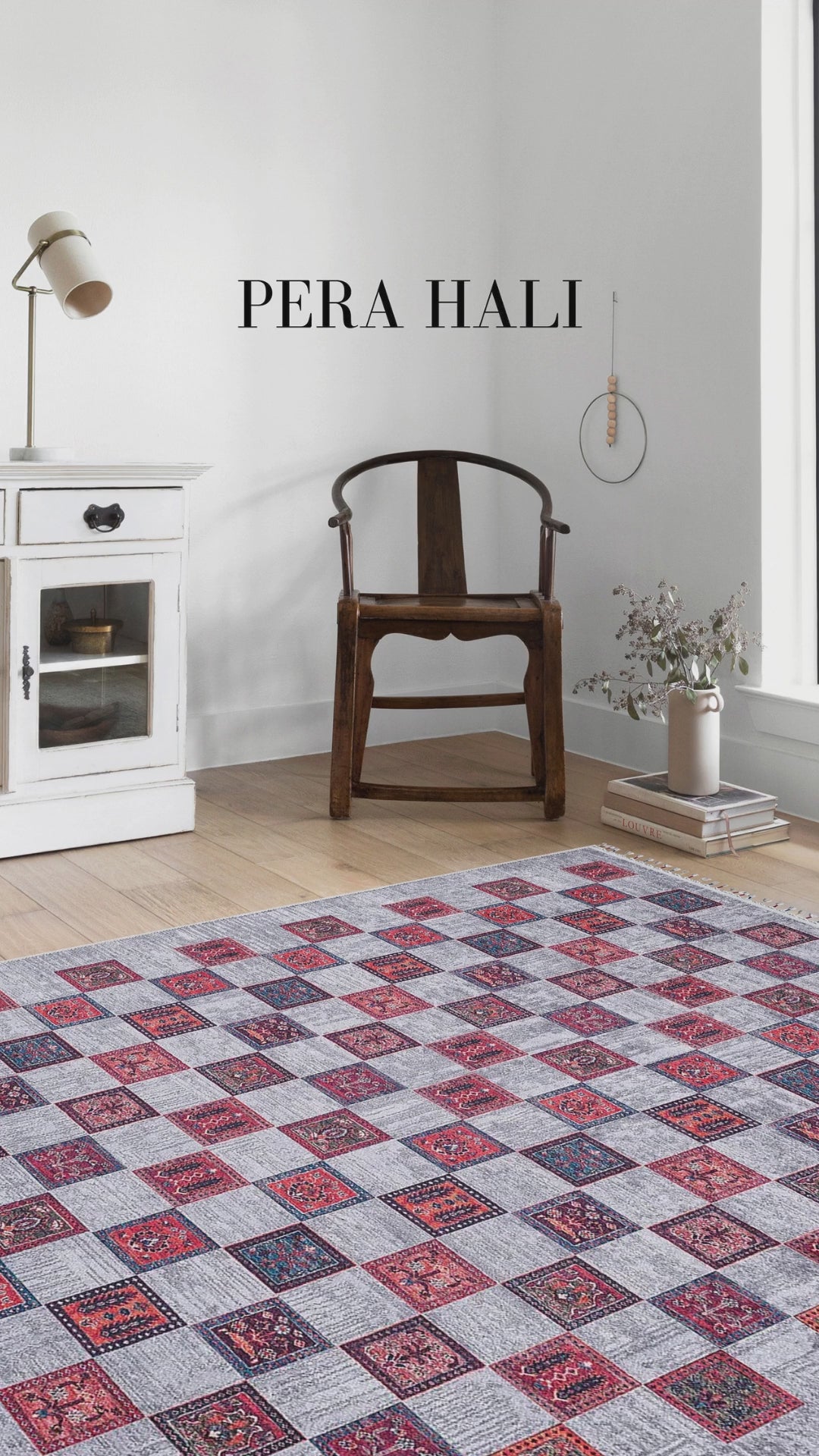 Video laden: Blassrosa, cremebeige, geometrisch gemusterter Kelim-Teppich