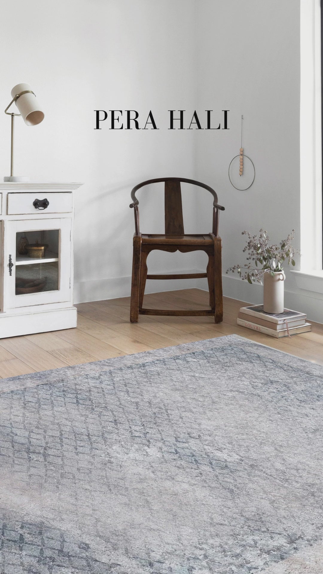 Video laden: Geometrischer schwarzgrauer Teppich