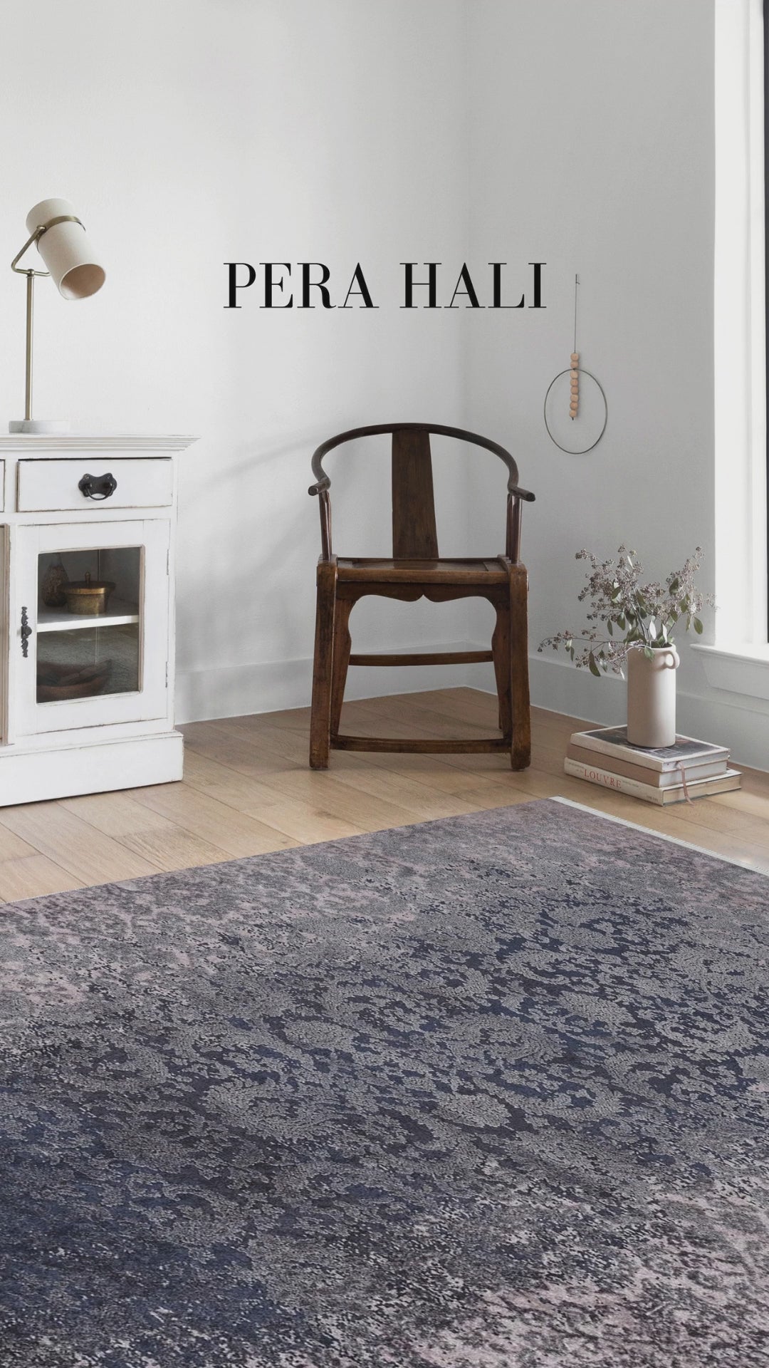 Videoyu yükle: Lacivert Açık Pembe Çiçekli Vintage Geometrik Modern Halı