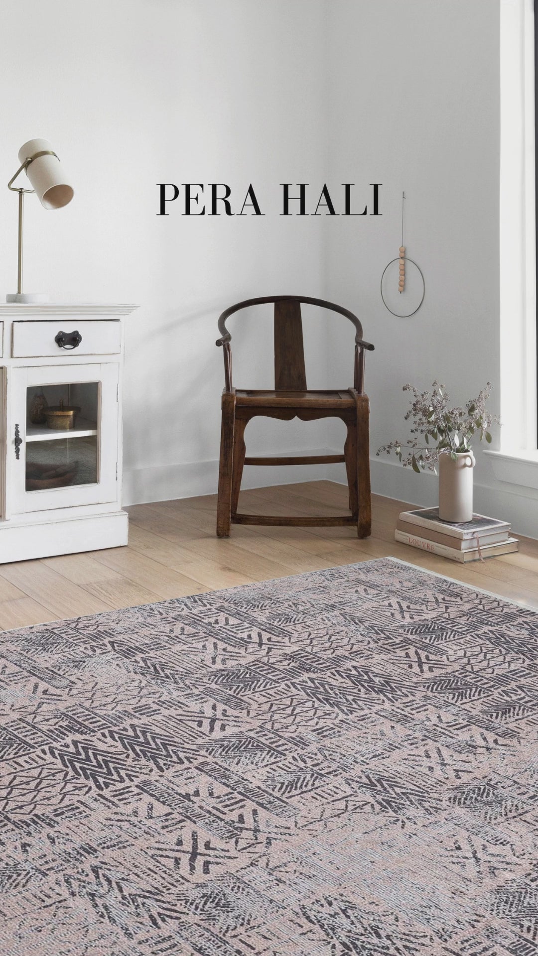 Videoyu yükle: Pudra Gri Siyah Geometrik Desenli Halı