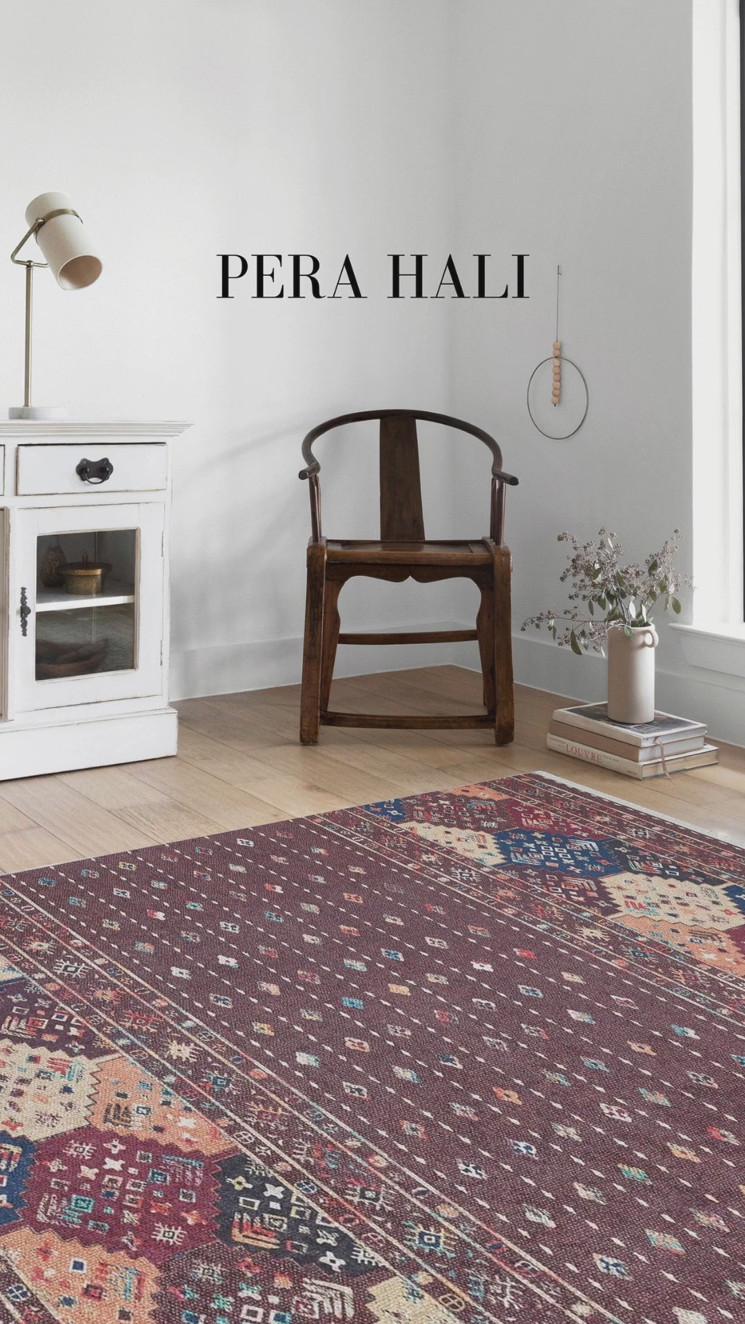 Video laden: Blassrosa, cremebeige, geometrisch gemusterter Kelim-Teppich