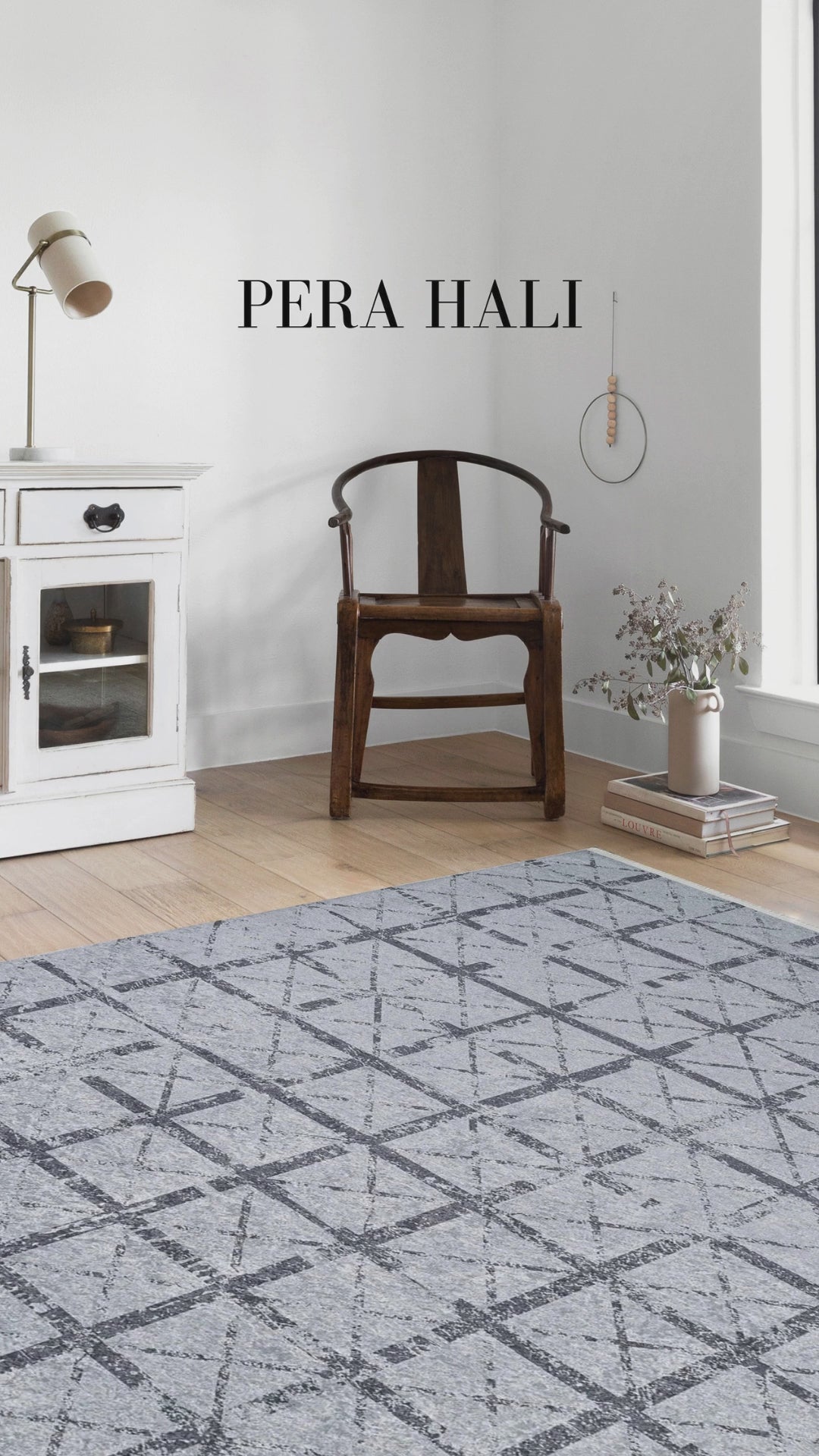 Videoyu yükle: Açık Gri Kafes Desenli Geometrik Halı