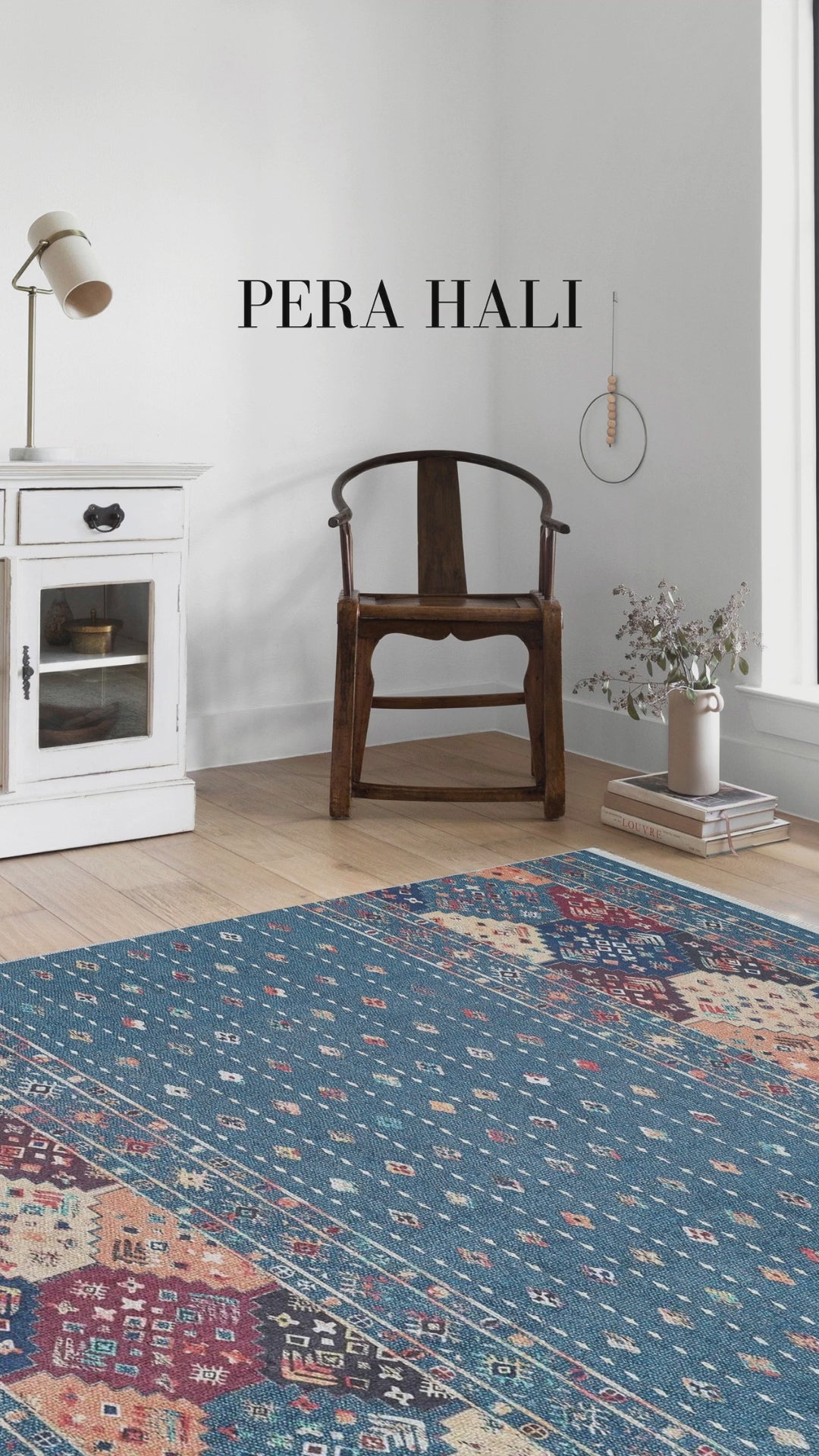 Videoyu yükle: Mavi Etnik Şerit Desenli Modern Halı