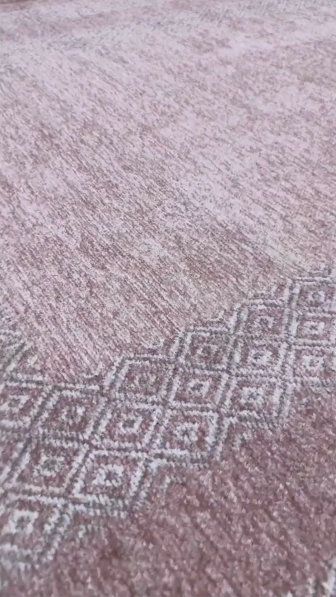Video laden: Moderner, waschbarer, antibakterieller Wohnzimmerteppich in Rosa