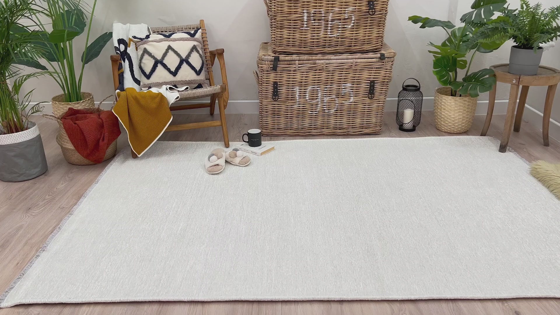Videoyu yükle: Beyaz Bej Pamuk Polyester Modern Düz Yıkanabilir Antibakteriyel Halı