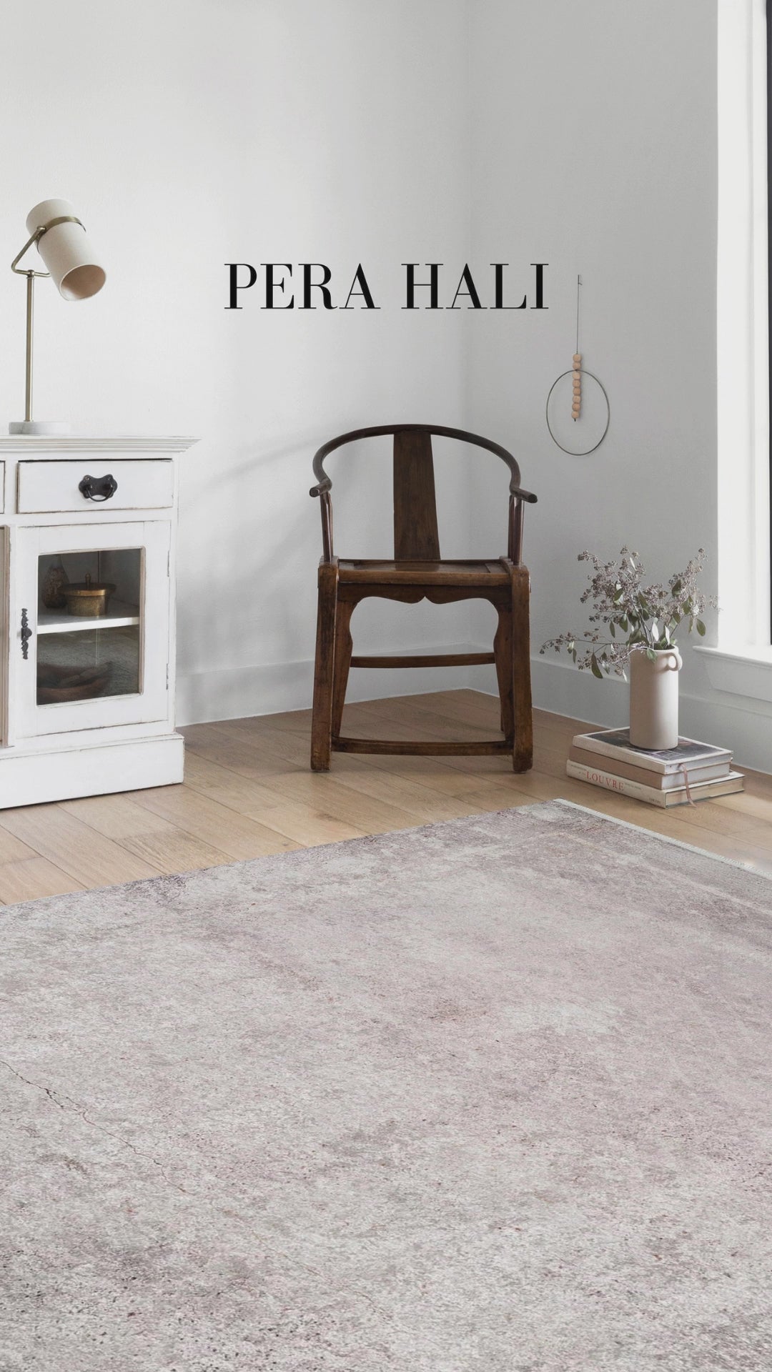 Videoyu yükle: İnci Beyazı ve Bej Renkli Eskitme Halı