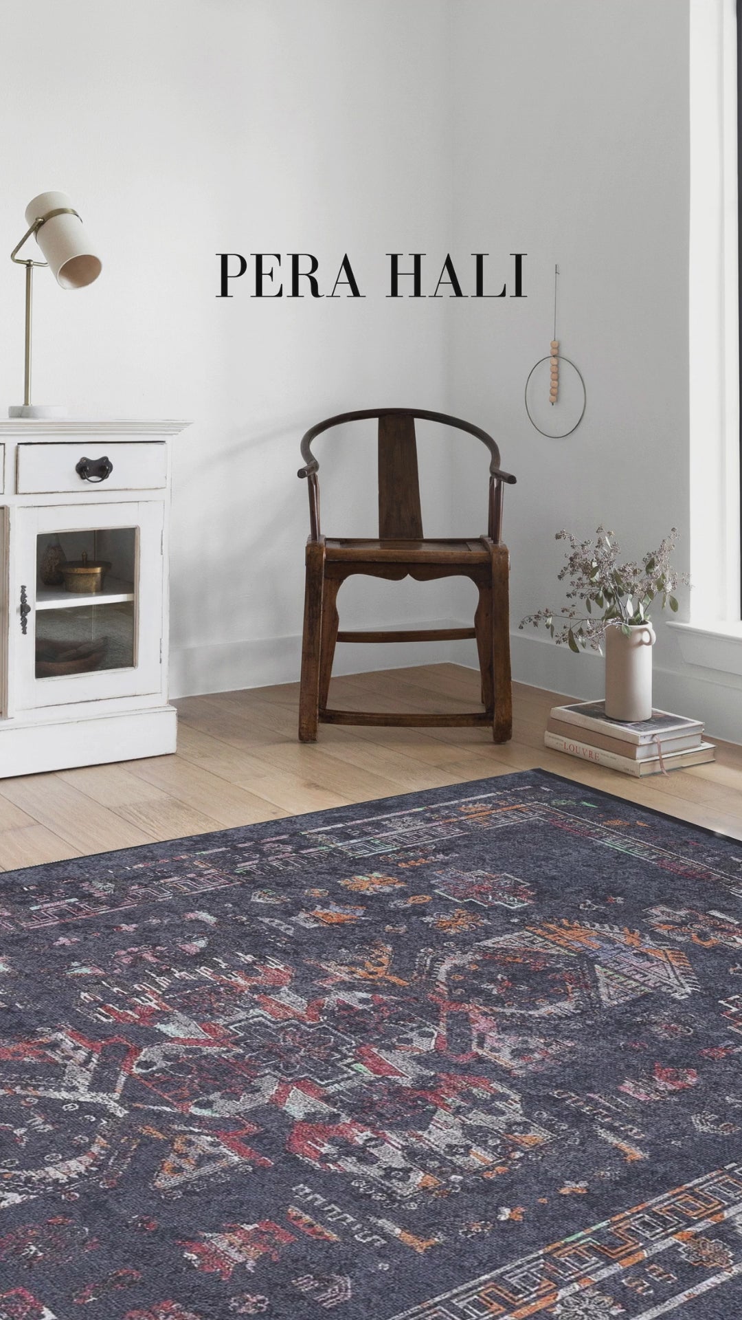 Videoyu yükle: Etnik Desenli Siyah Koyu Gri Halı