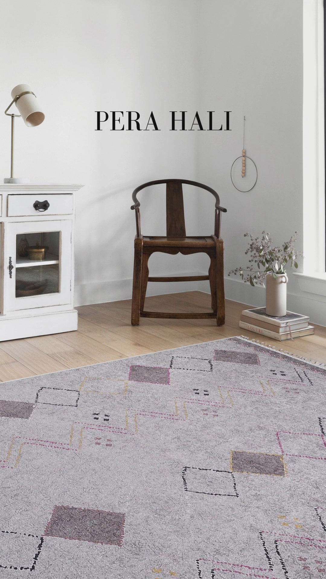 Videoyu yükle: Krem Renkli Geometrik Desenli Modern Saçaklı Kaymaz Kilim Halı