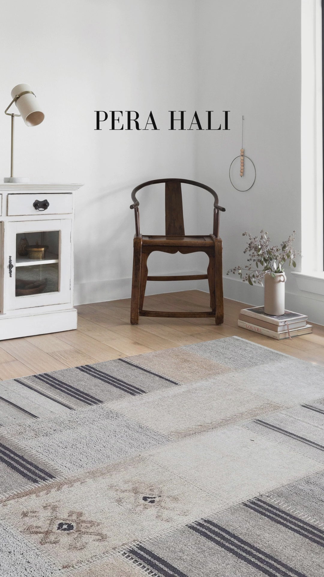 Videoyu yükle: Geometrik Desenli Vintage Bej Siyah Kilim Halı