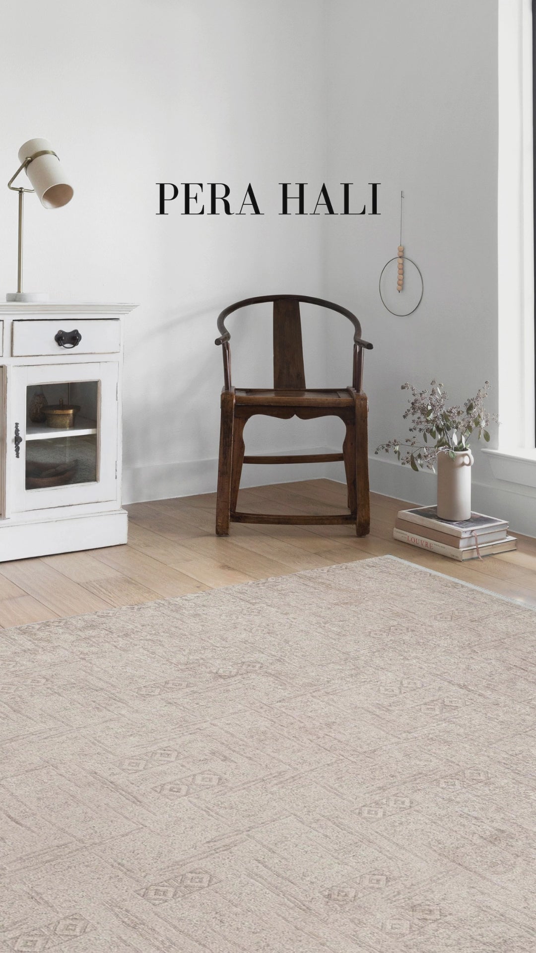 Videoyu yükle: Soluk Bej Geometrik Desenli Halı