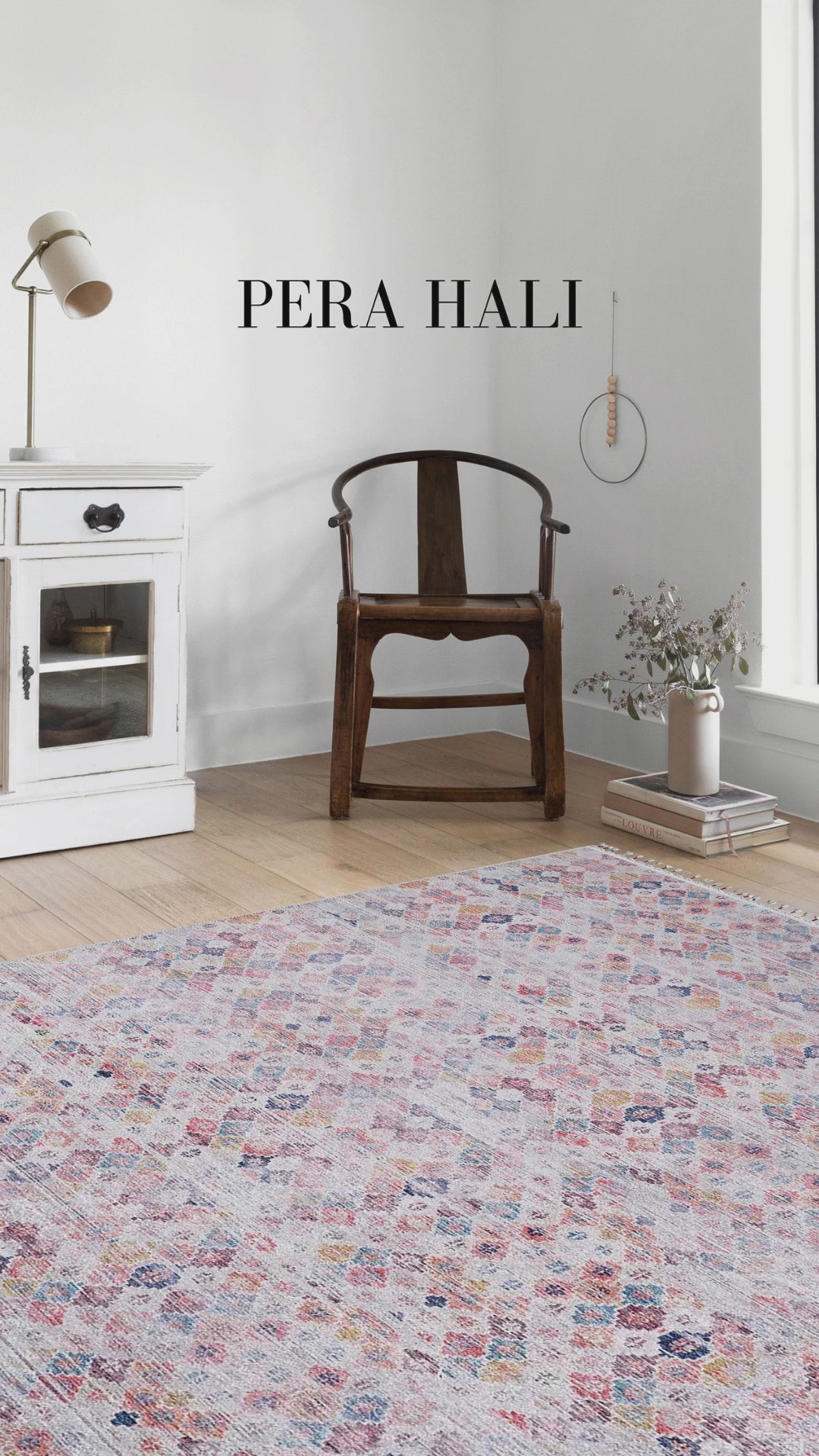 Video laden: Blassrosa, cremebeige, geometrisch gemusterter Kelim-Teppich