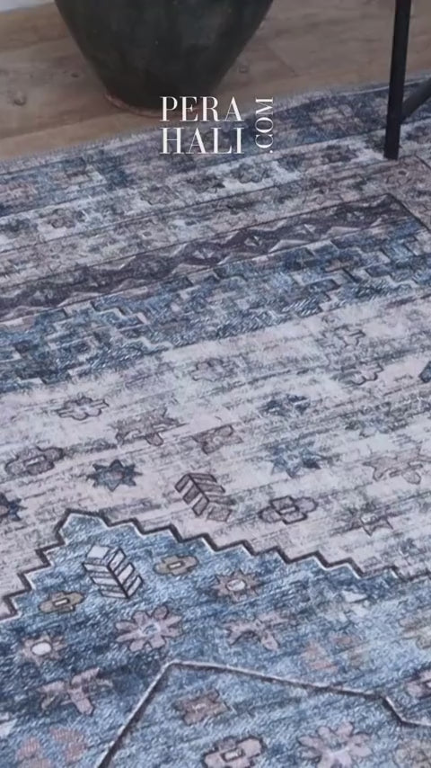 Uşak Blau-Roter Vintage-Kelim-Teppich