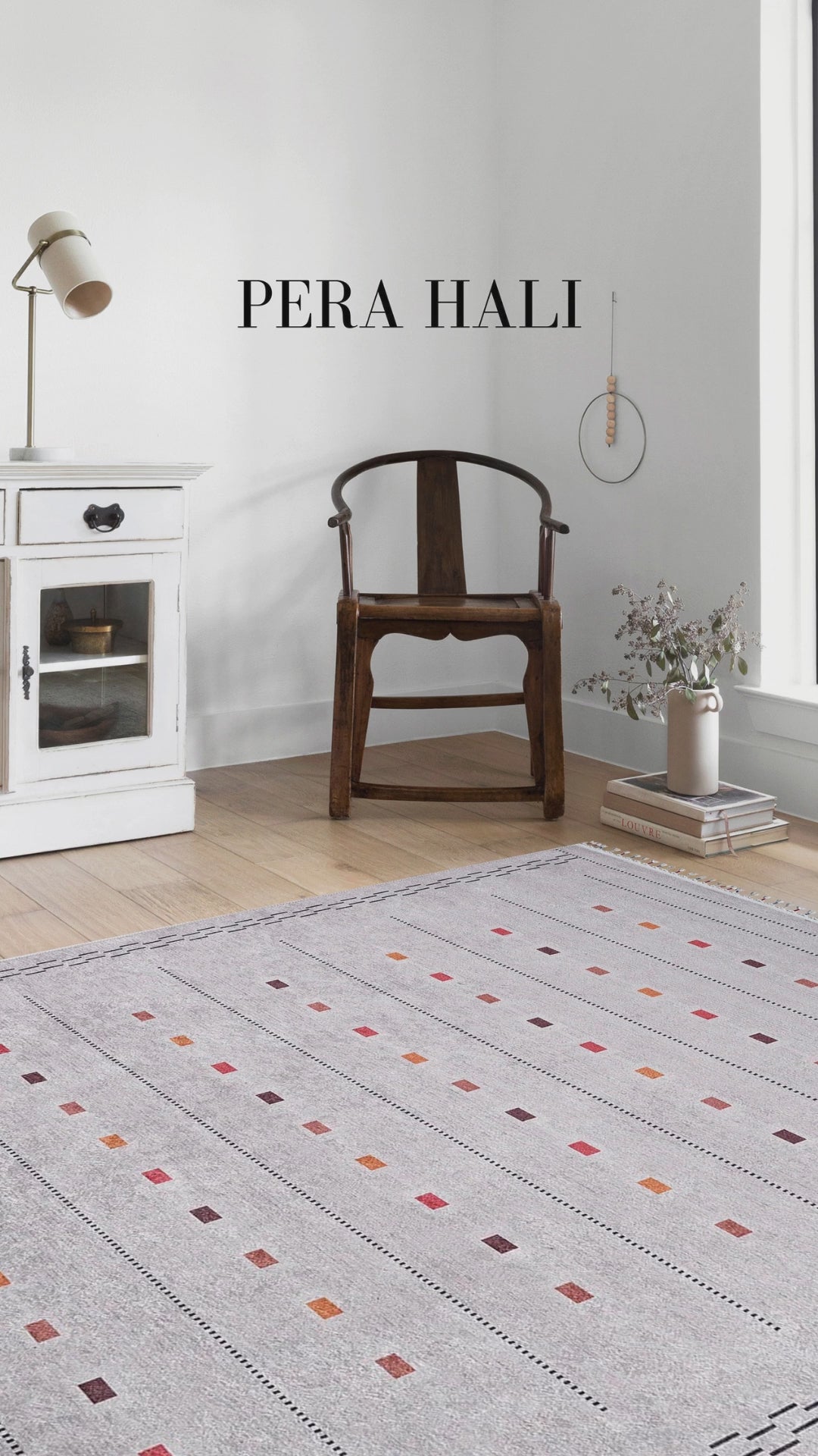 Videoyu yükle: Açık Gri Renkli Kare Desenli Modern Kilim Halı