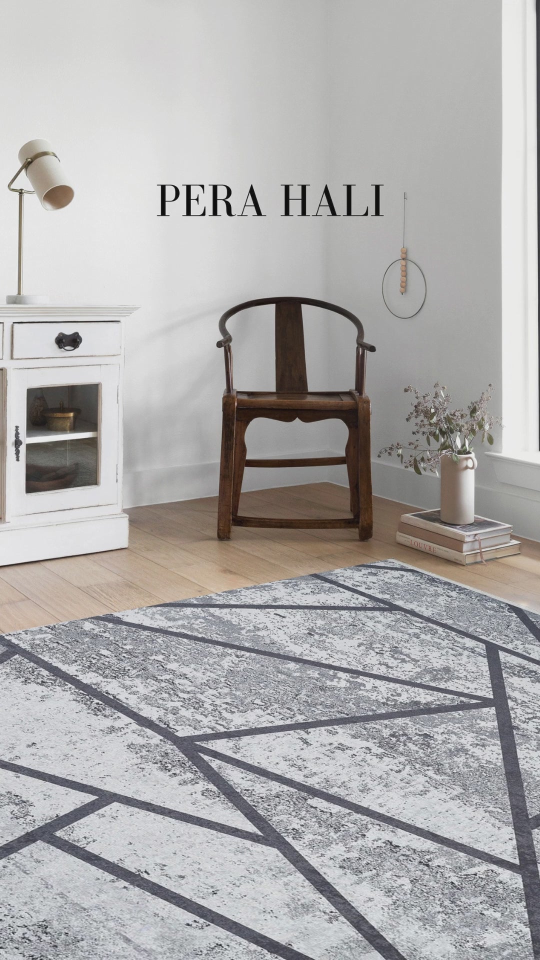 Videoyu yükle: Gri ve Beyaz Geometrik Abstre Halı