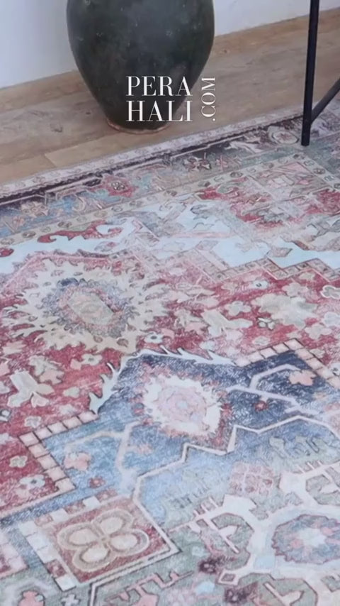 Videoyu yükle: Eskitme Madalyon Desenli Bordo ve Mavi Vintage Halı