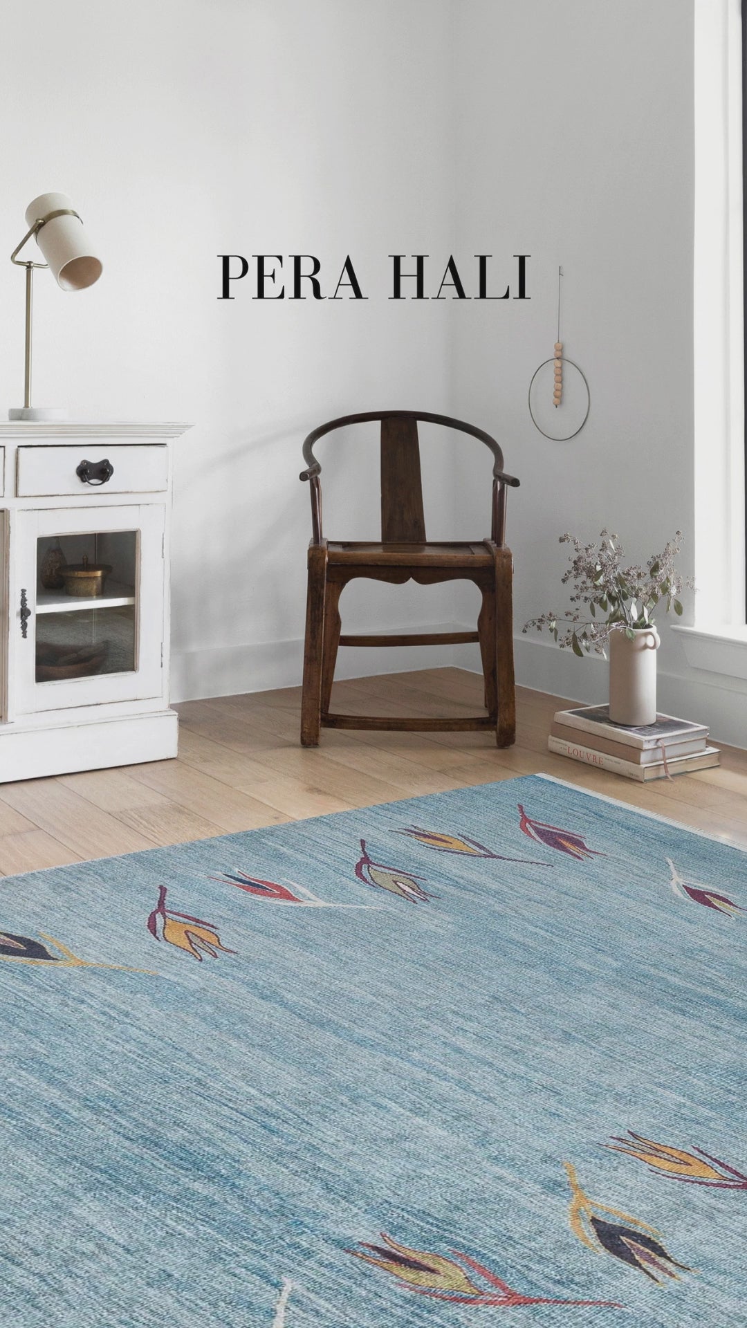 Videoyu yükle: Açık Mavi ve Turuncu Yaprak Desenli Anadolu Kilim Halı