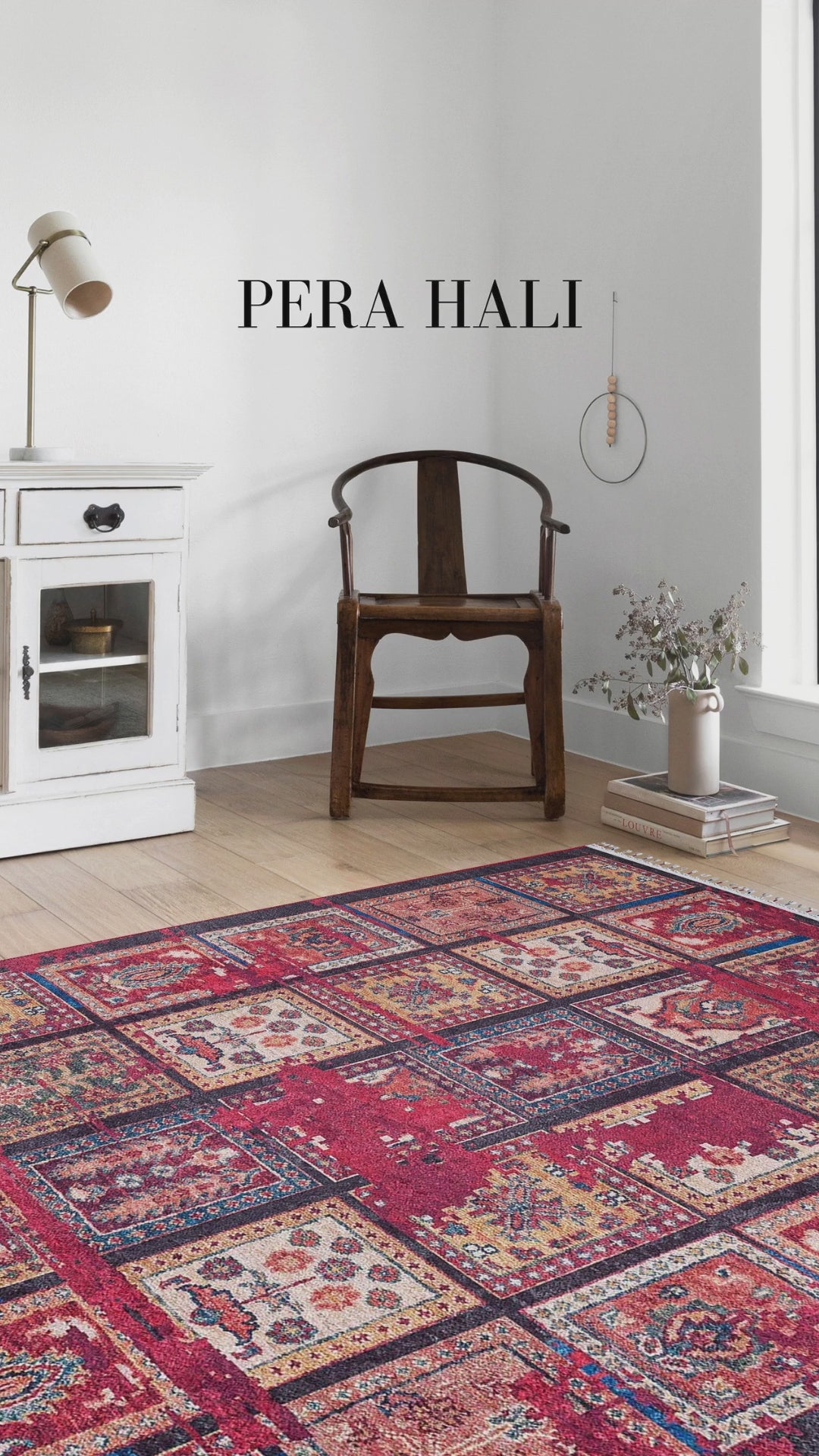 Video laden: Blassrosa, cremebeige, geometrisch gemusterter Kelim-Teppich