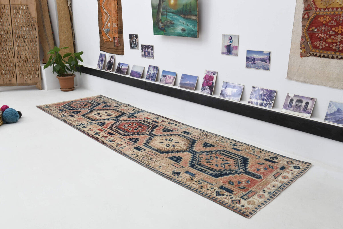 1970'lerden Anadolu kökenli oryantal desenli el dokuma vintage yolluk, 96x329 cm