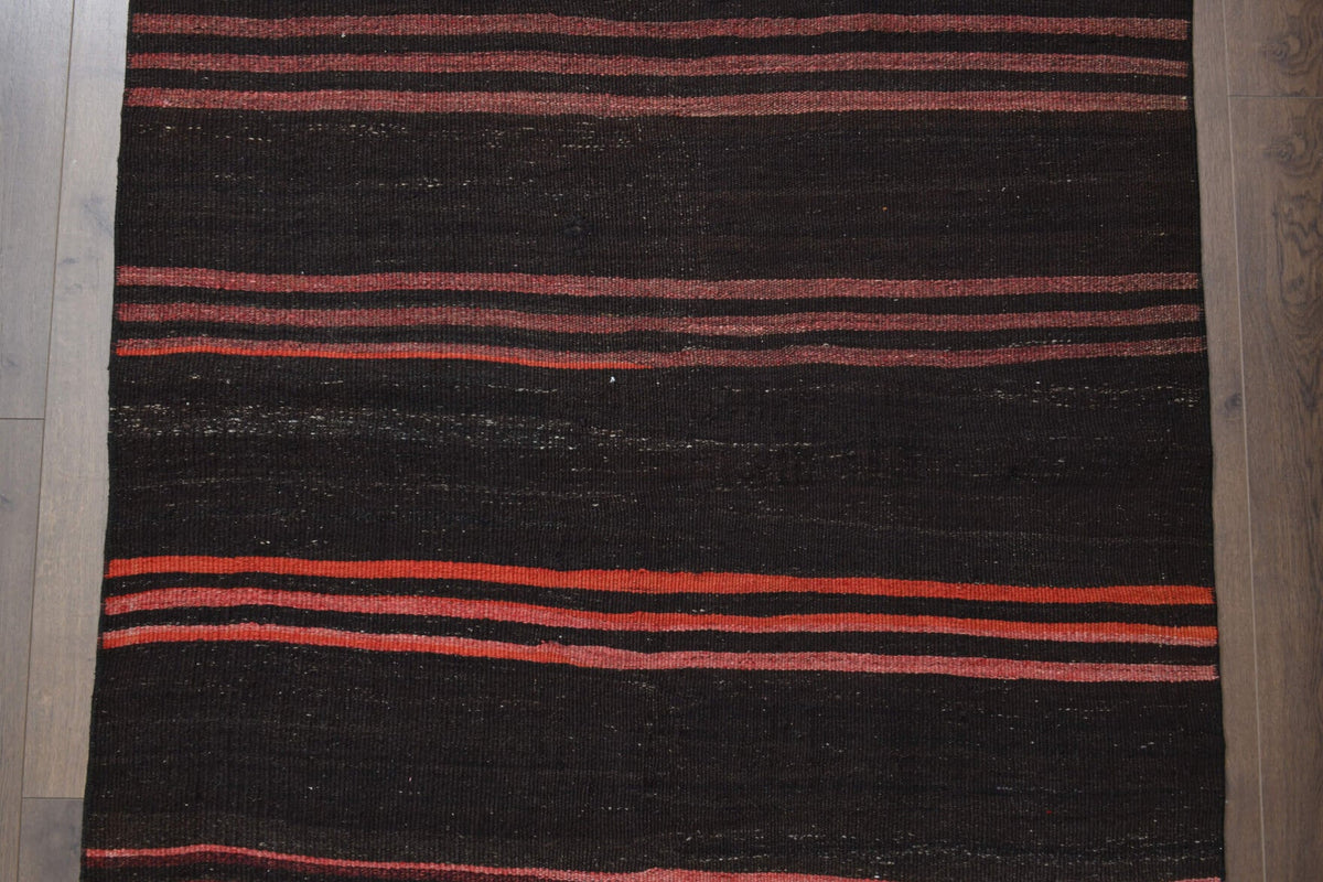 El yapımı vintage yolluk 122x378 cm oryantal desenli yün - ışık altında renk detayı