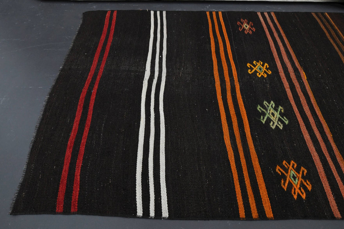 Siyah ve kahverengi renkli vintage kilim yolluk, %100 yün dokuma