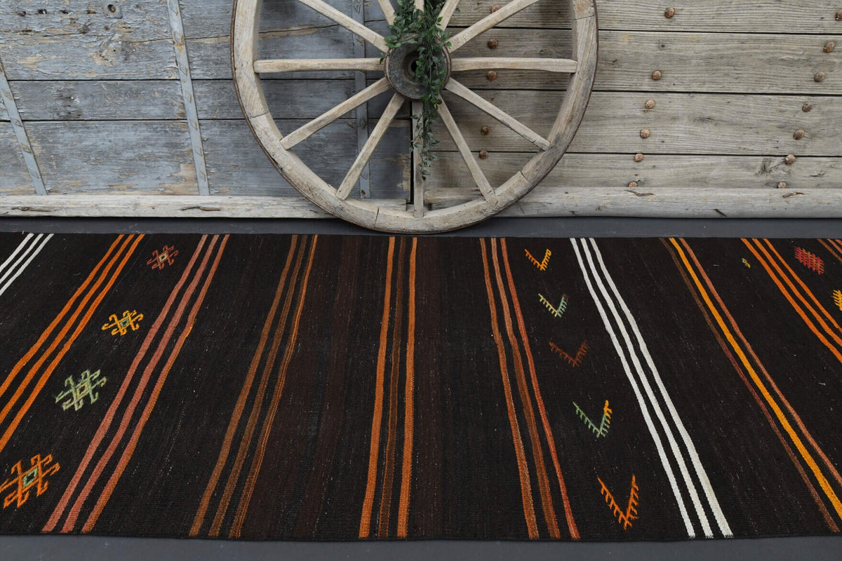Anadolu kökenli el dokuma kilim – 1970'ler üretimi, oryantal desenli