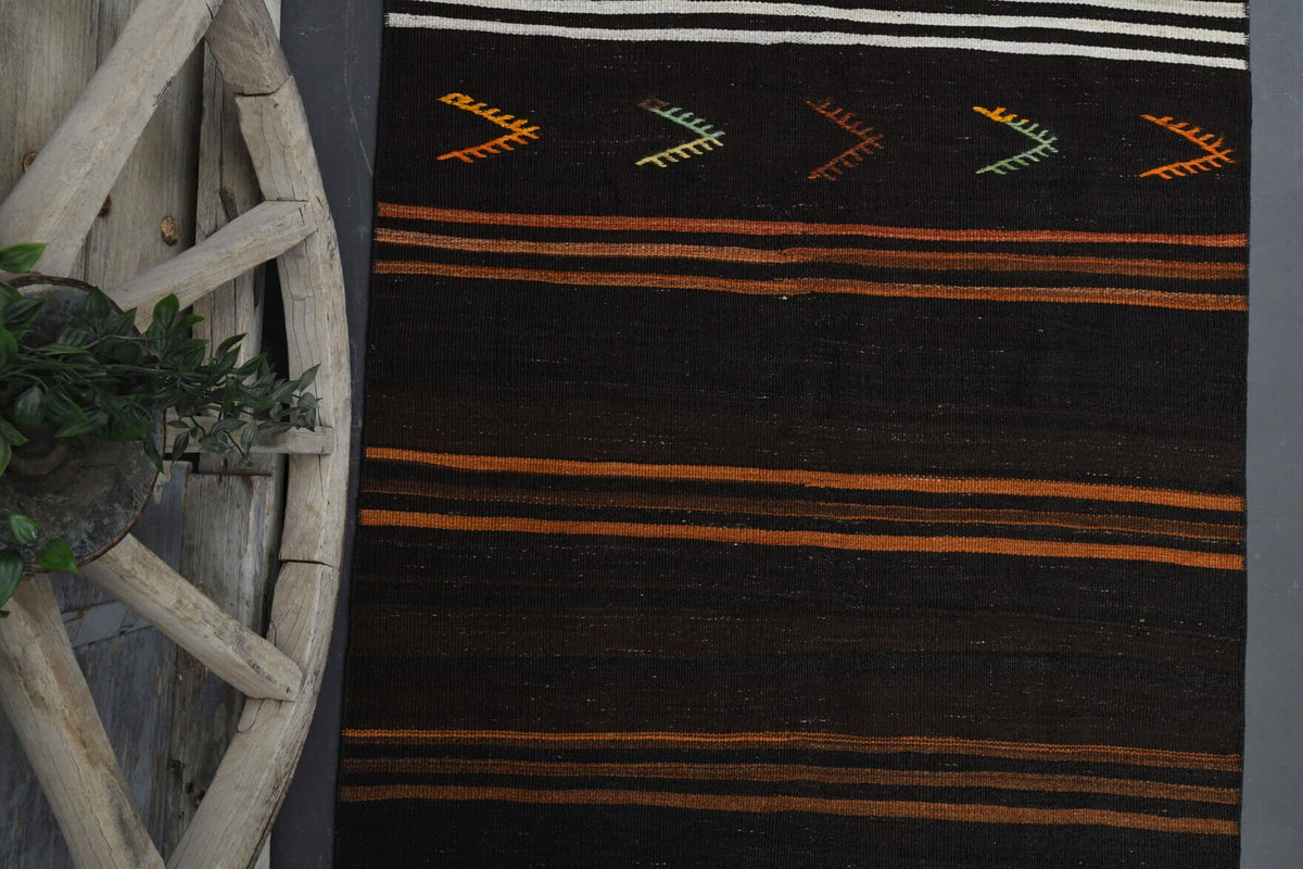 Vintage yolluk 117x357 cm – siyah ve kahverengi oryantal desenli, el dokuma