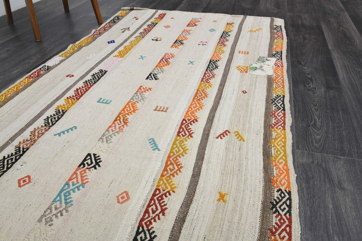 Bej, turuncu ve beyaz renkli vintage kilim yolluk, %100 yün dokuma