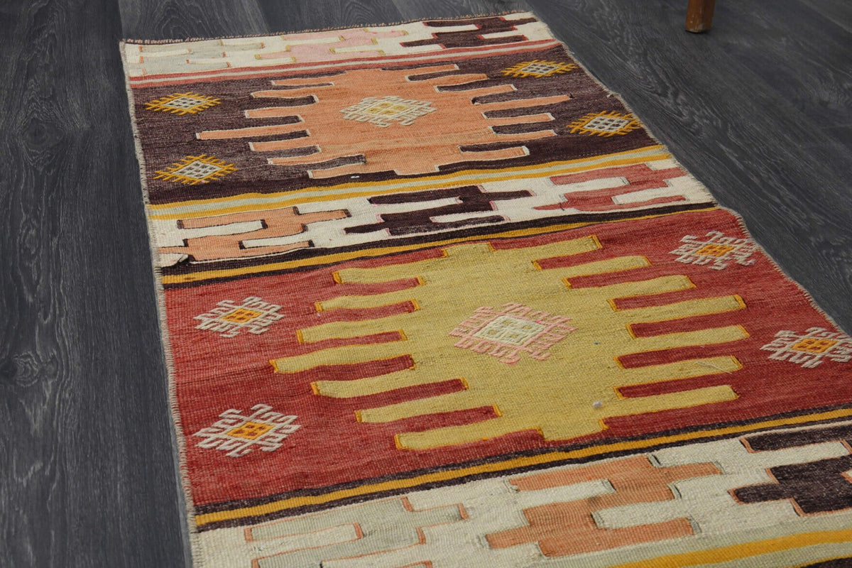 Anadolu kökenli el dokuma kilim – 1970'ler üretimi, oryantal desenli