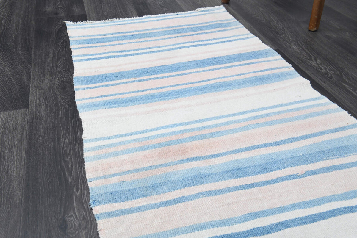 Anadolu kökenli el dokuma kilim – 1960'lar üretimi, oryantal desenli