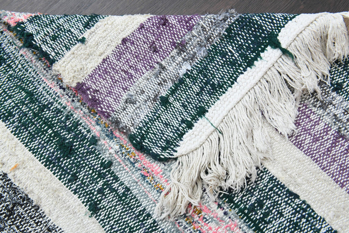 Pera Halı tek parça koleksiyonu: oryantal desenli vintage kilim yolluk, mavi, gri ve beyaz