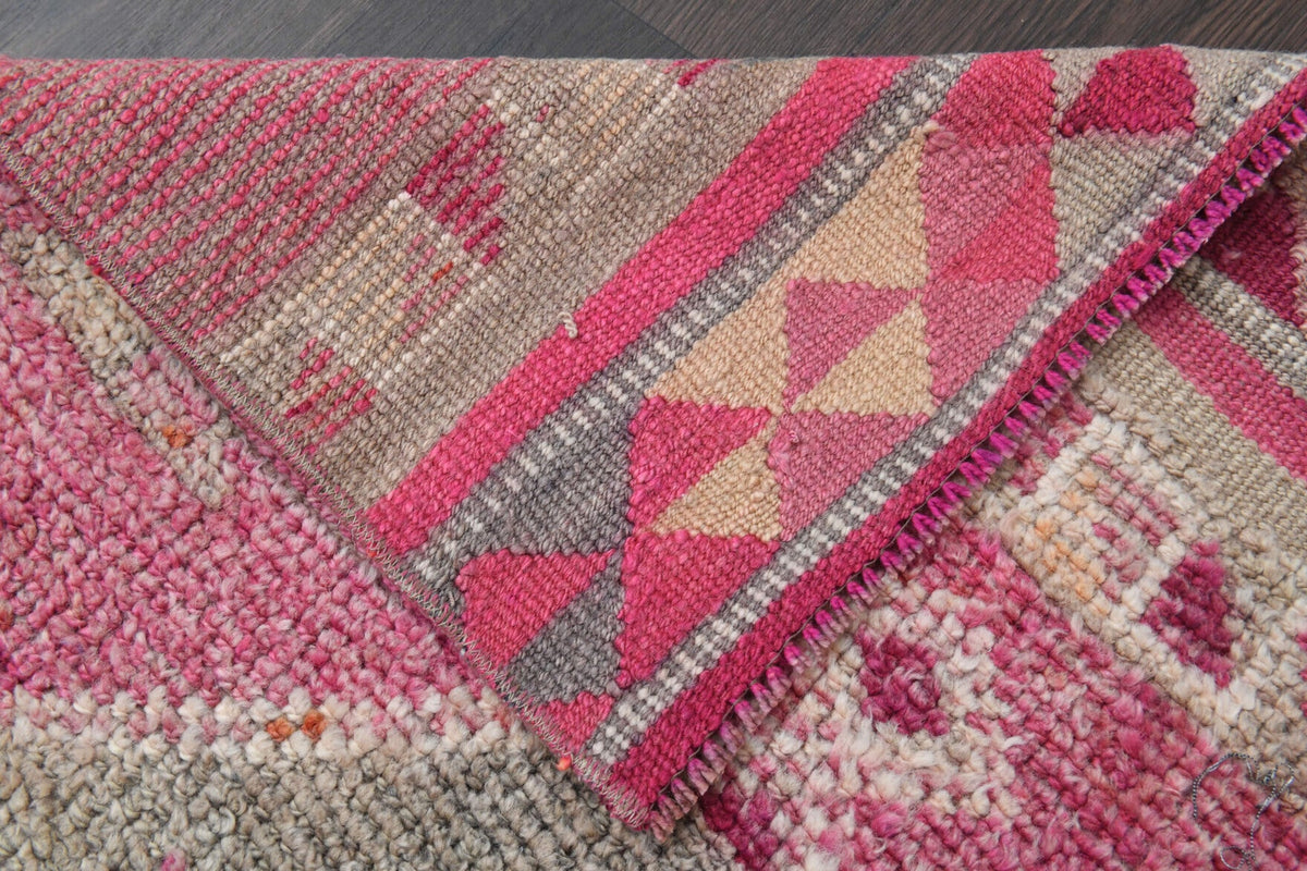 Pera Halı tek parça koleksiyonu: oryantal desenli el dokuma vintage yolluk, turuncu ve pembe
