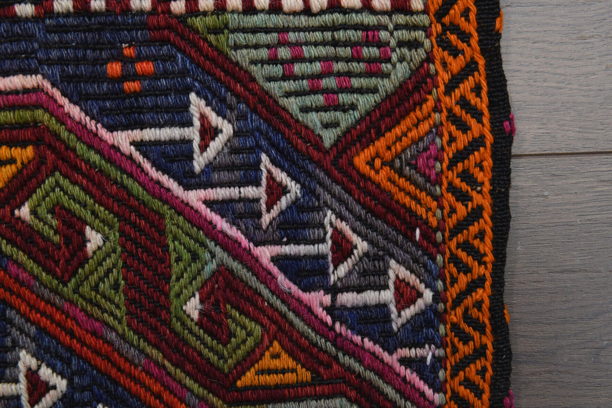 Tek parça vintage kilim yolluk 50x241 cm (1,21 m²) – Pera Halı
