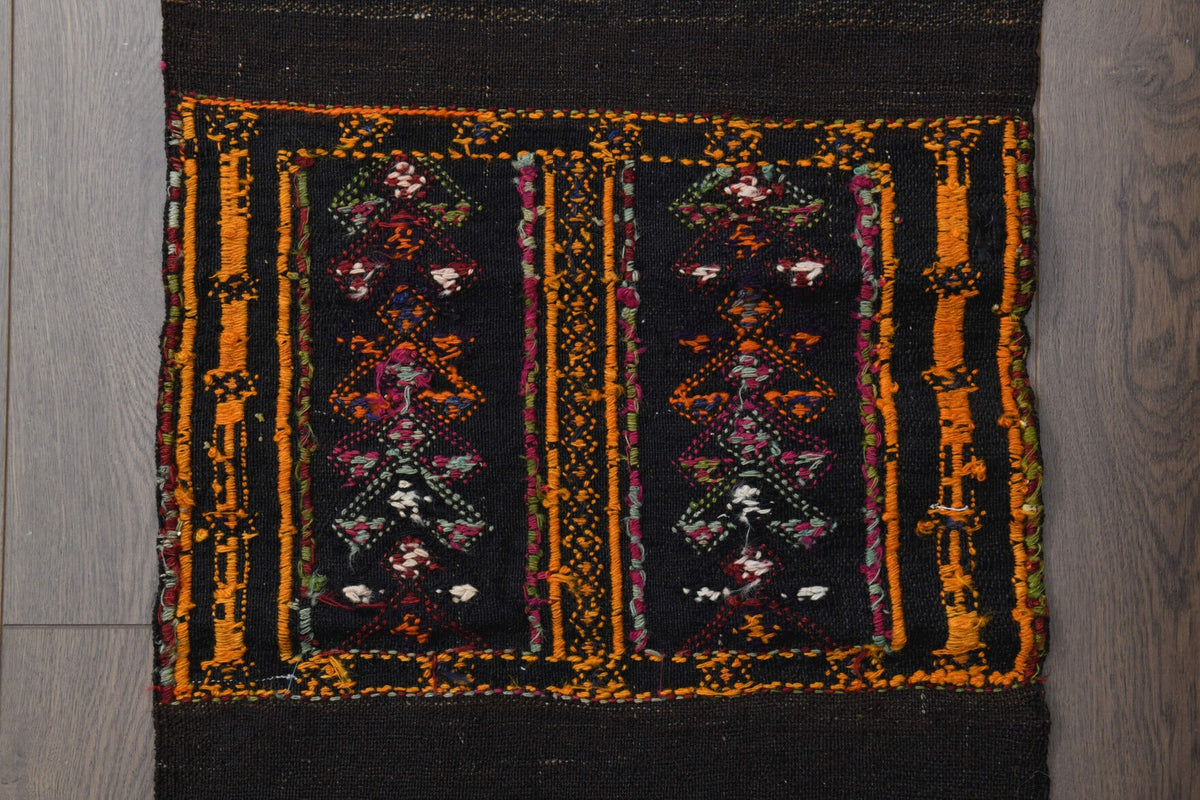 Pera Halı tek parça koleksiyonu: oryantal desenli vintage kilim yolluk, kahverengi, kırmızı ve turuncu
