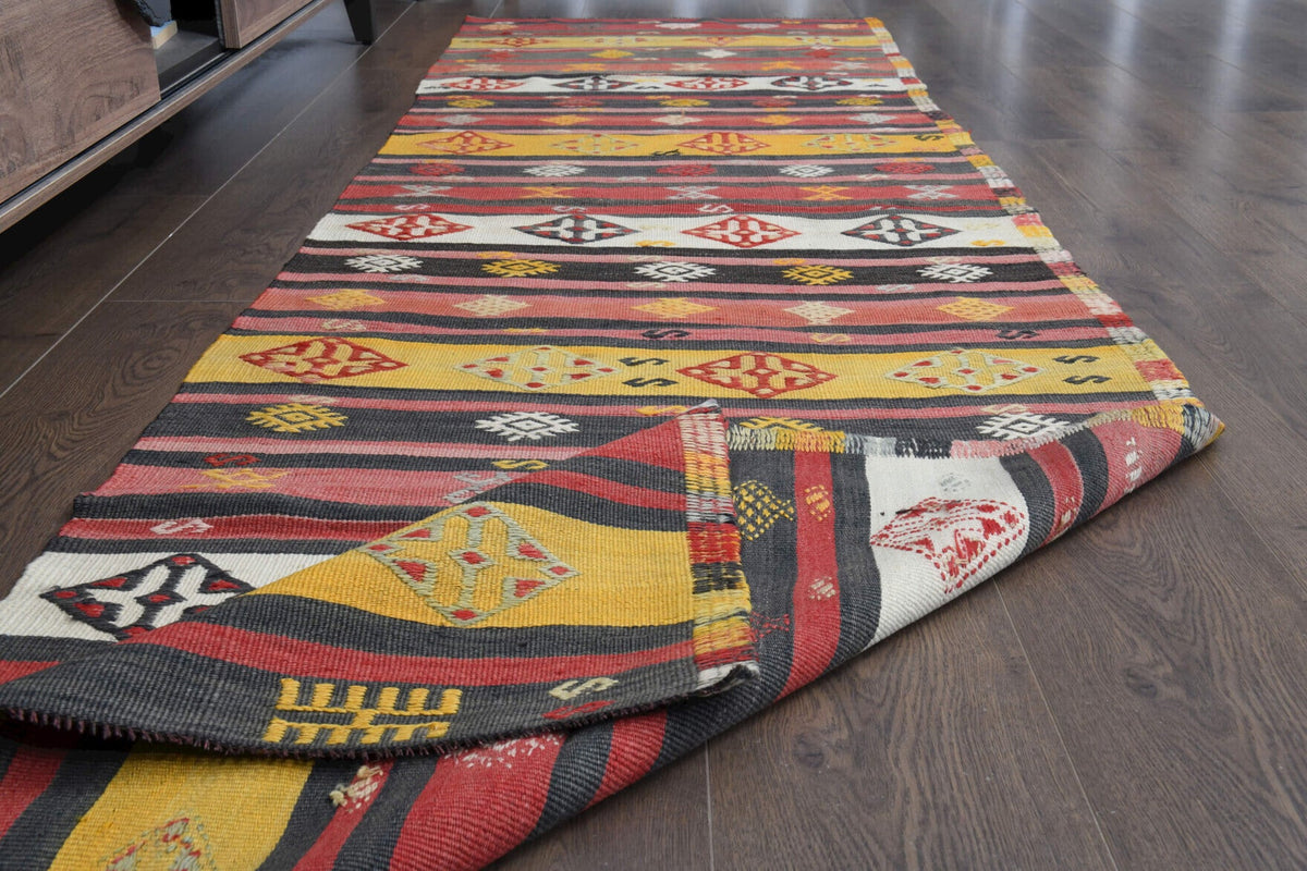 Anadolu kökenli el dokuma kilim – 1960'lar üretimi, oryantal desenli