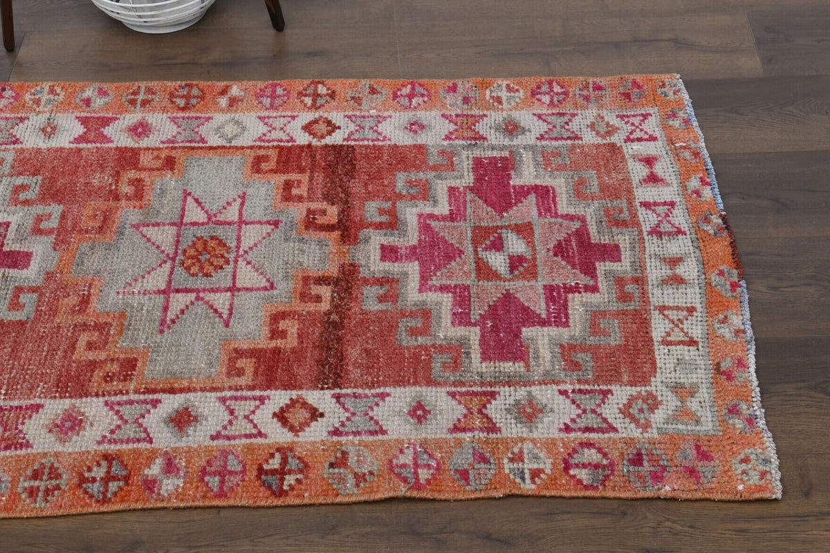 1,36 m² vintage kilim yolluk – Anadolu, 1960'lar
