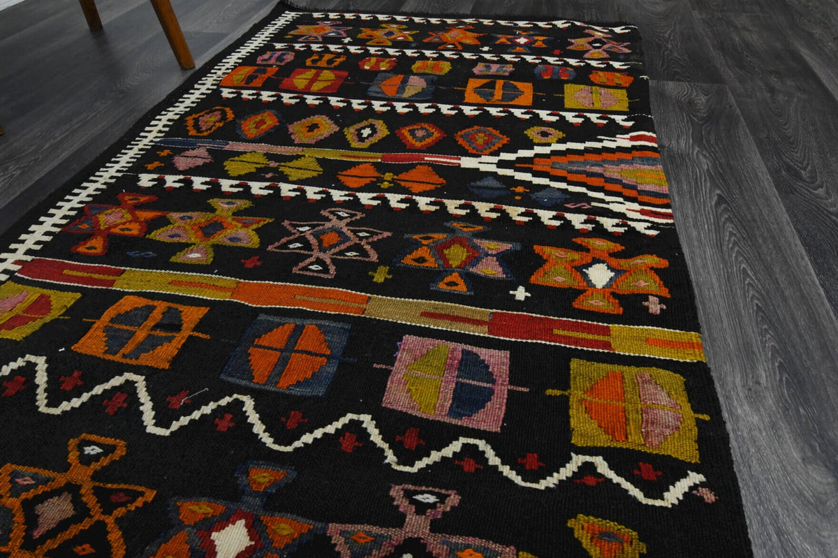 Anadolu kökenli el dokuma kilim – 1960'lar üretimi, oryantal desenli