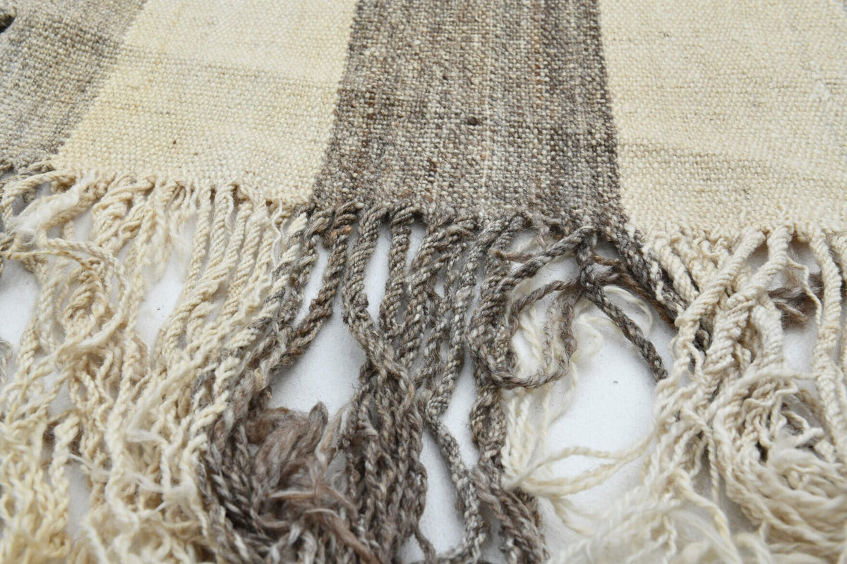 Anadolu kökenli el dokuma kilim – 1960'lar üretimi, çizgili