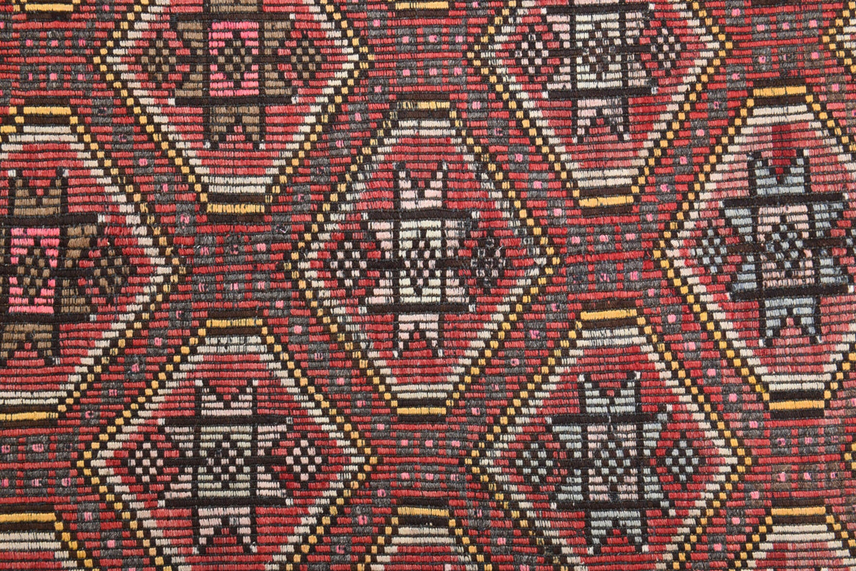 Anadolu kökenli el dokuma kilim – 1960'lar üretimi, ikat desenli