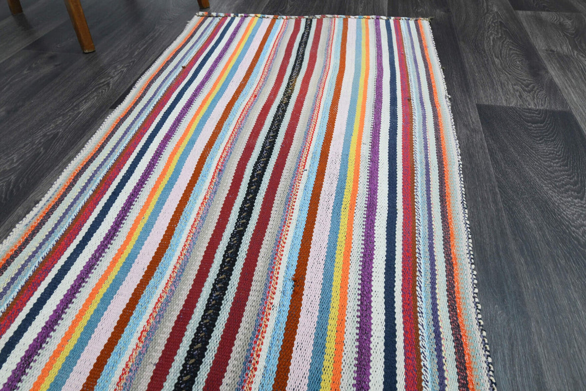 Anadolu kökenli el dokuma kilim – 1960'lar üretimi, çizgili