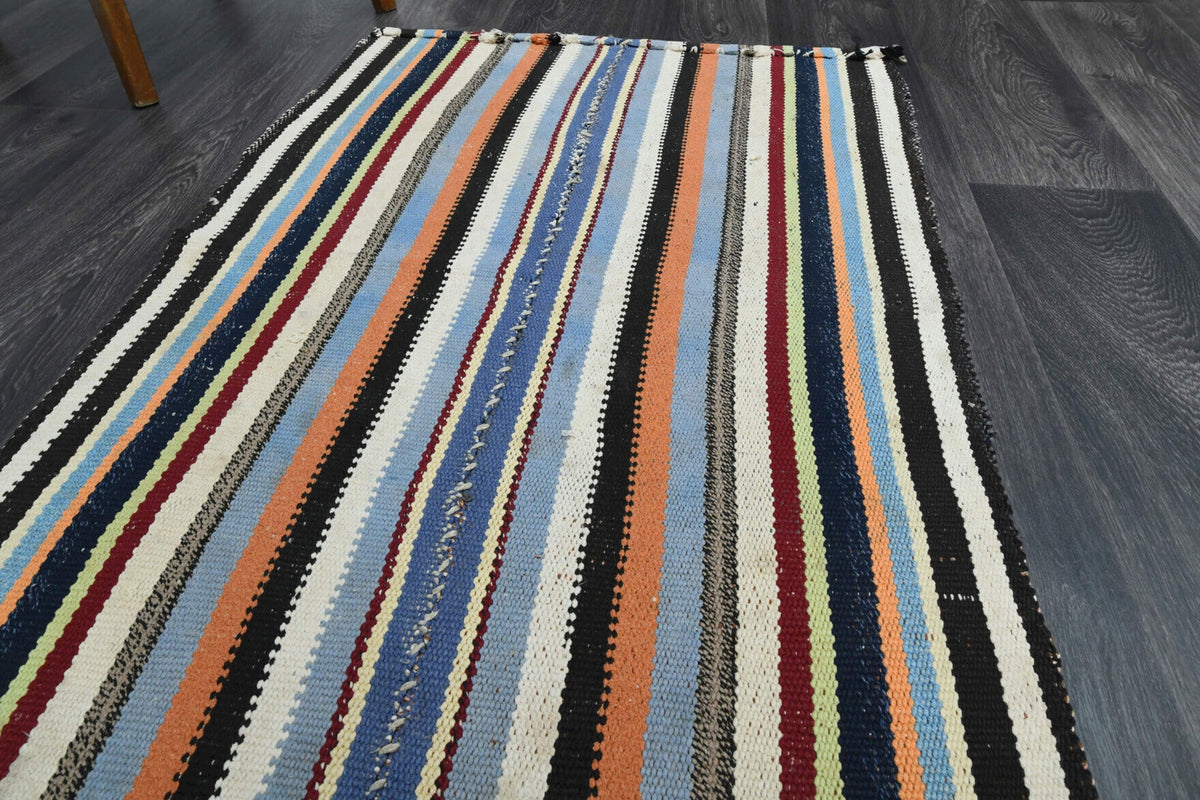 Anadolu kökenli el dokuma kilim – 1960'lar üretimi, çizgili