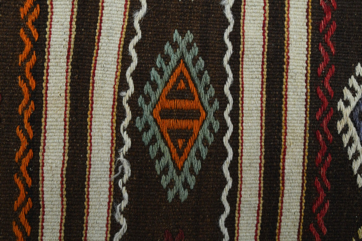 Anadolu kökenli el dokuma kilim – 1960'lar üretimi, ikat desenli