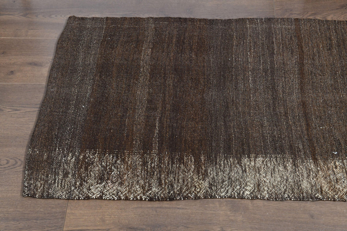 Anadolu kökenli el dokuma kilim – 1960'lar üretimi, tribal desenli