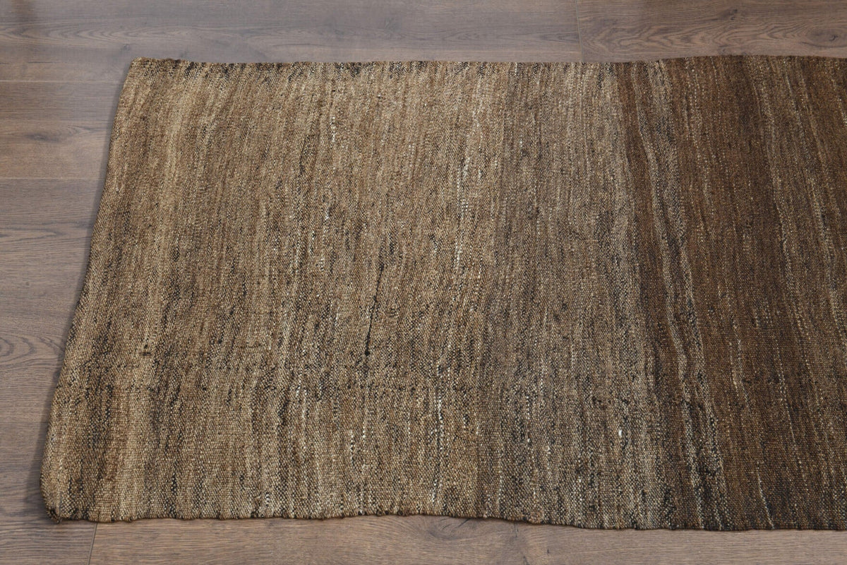 Anadolu kökenli el dokuma kilim – 1960'lar üretimi, ikat desenli