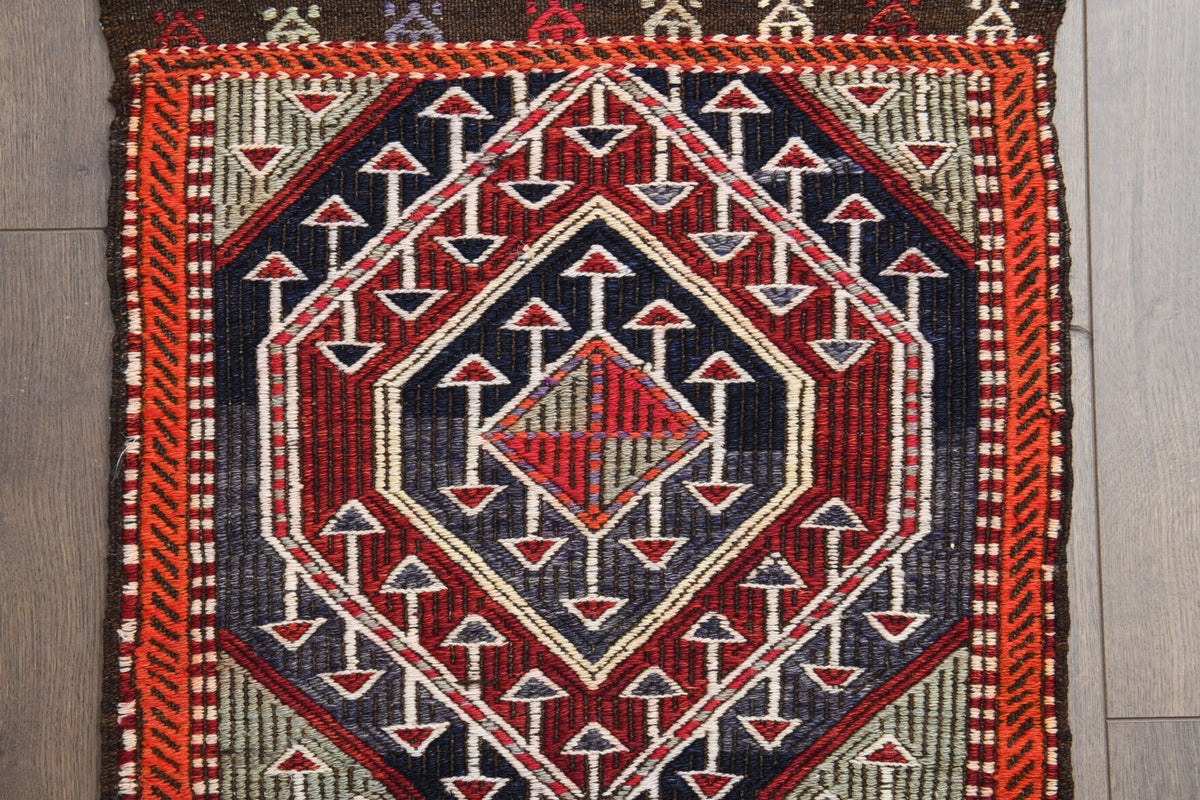 Vintage yolluk 52x235 cm – kırmızı ve kahverengi geleneksel desenli, el dokuma