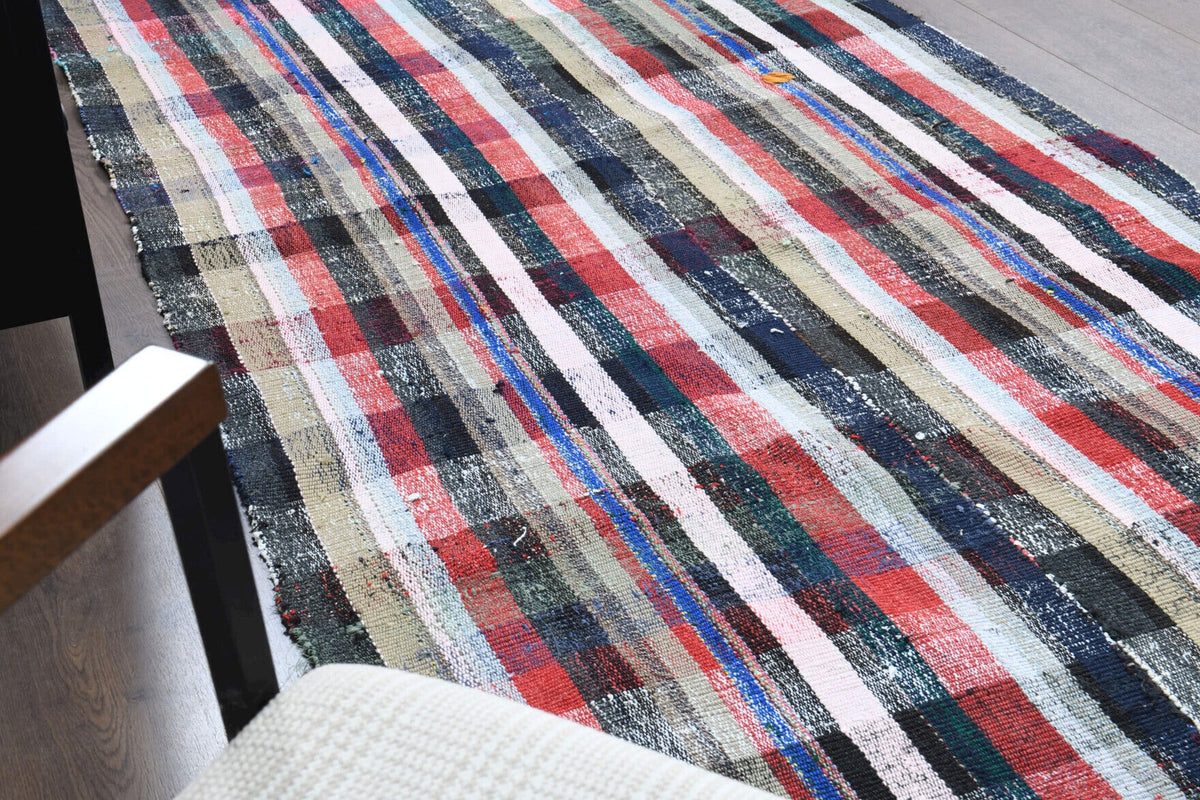 3,77 m² vintage kilim yolluk – Anadolu, 1960'lar