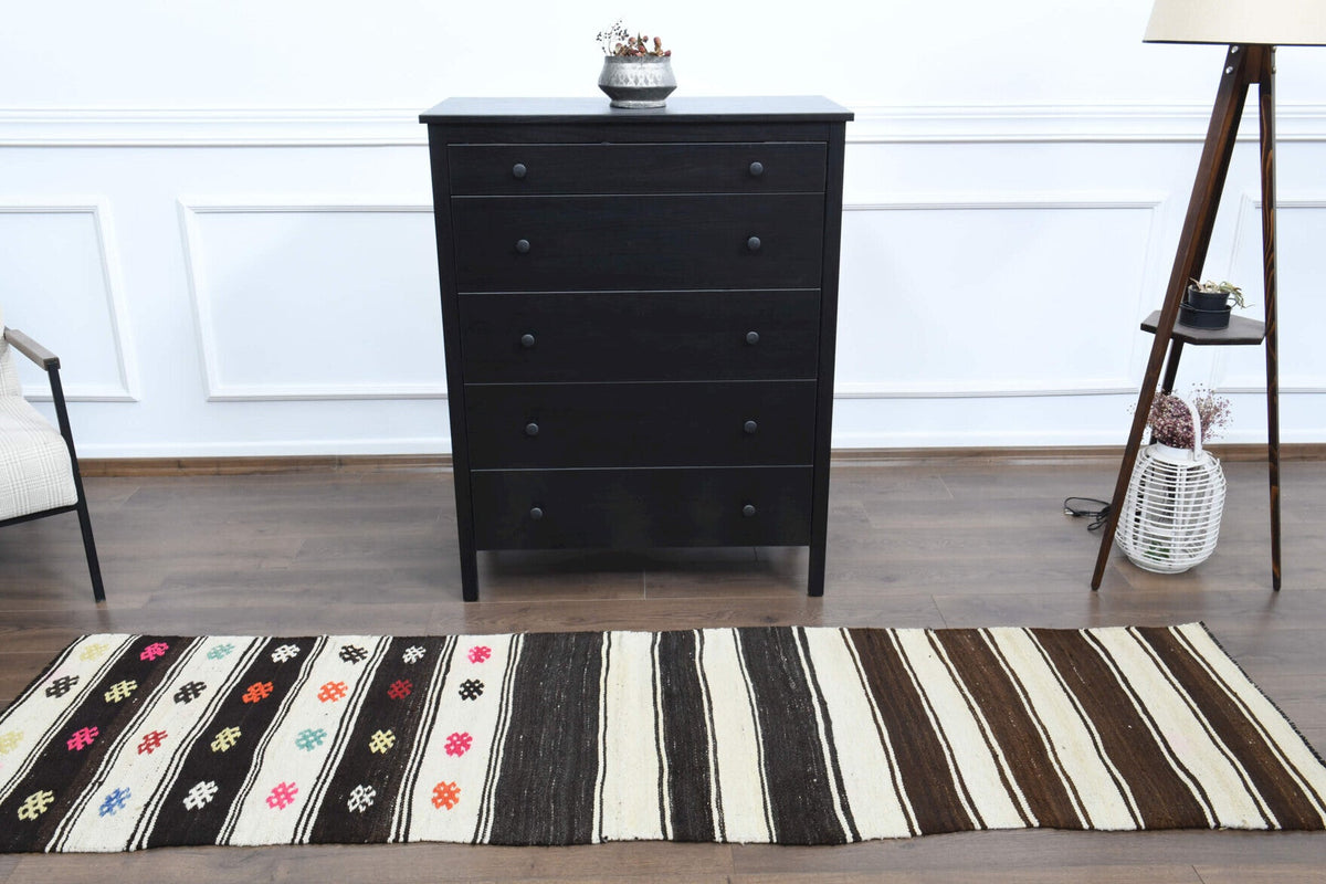 Anadolu kökenli el dokuma kilim – 1960'lar üretimi, çizgili
