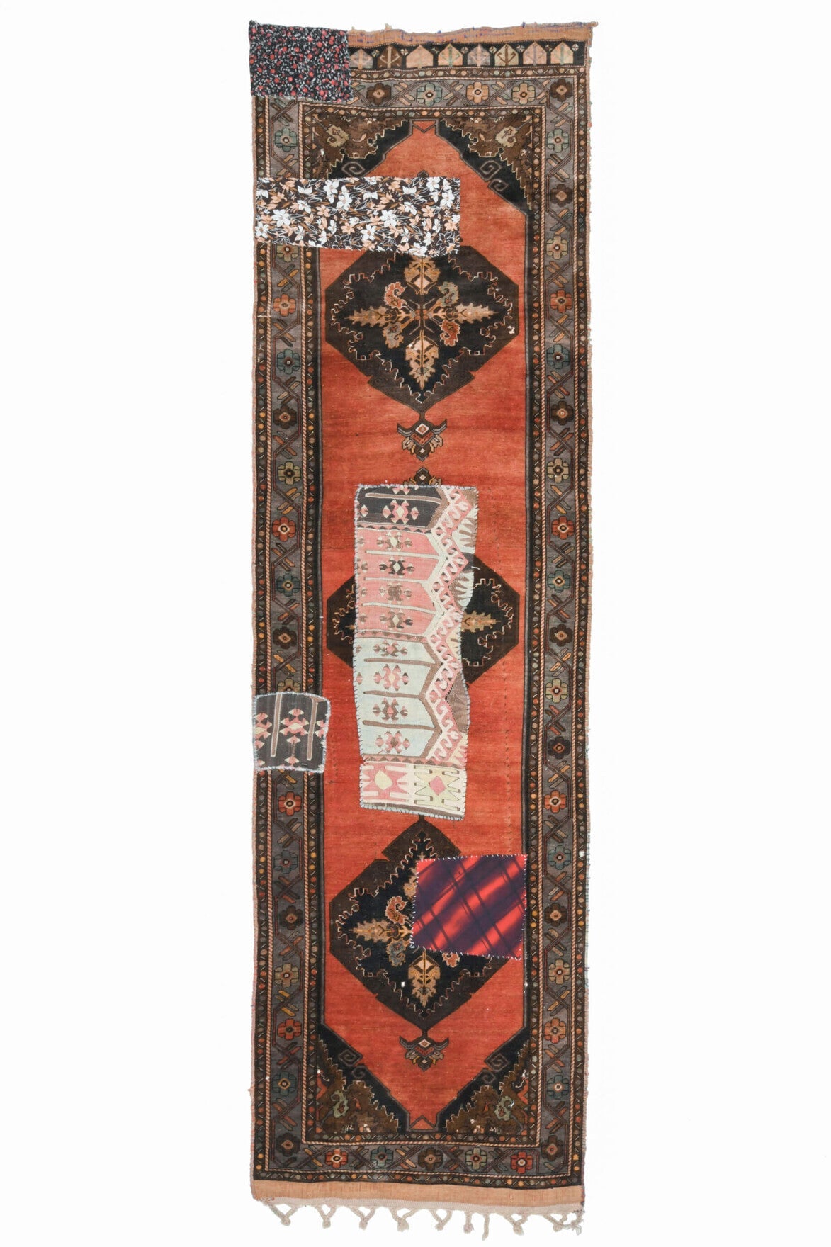 98x350 cm kahverengi, kırmızı ve turuncu oryantal desenli patchwork vintage yolluk – üstten tam görünüm