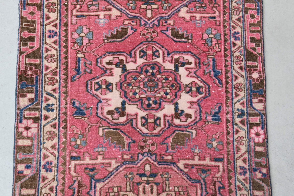 Pembe renkli el dokuma vintage yolluk, yün hav, pamuk taban