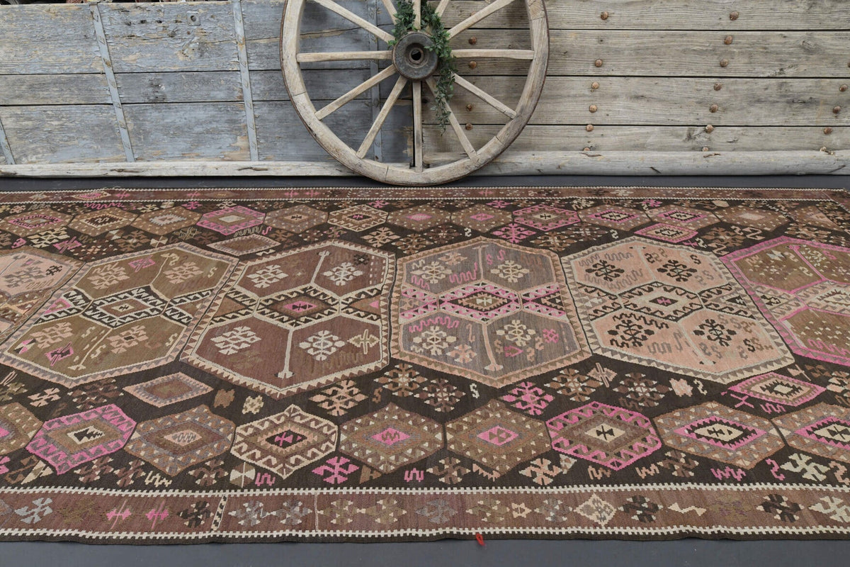 Anadolu kökenli el dokuma kilim – 1960'lar üretimi, tribal desenli